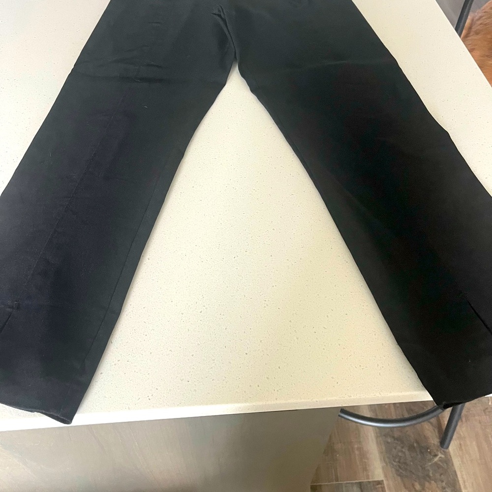 Classic Black Women's Capris